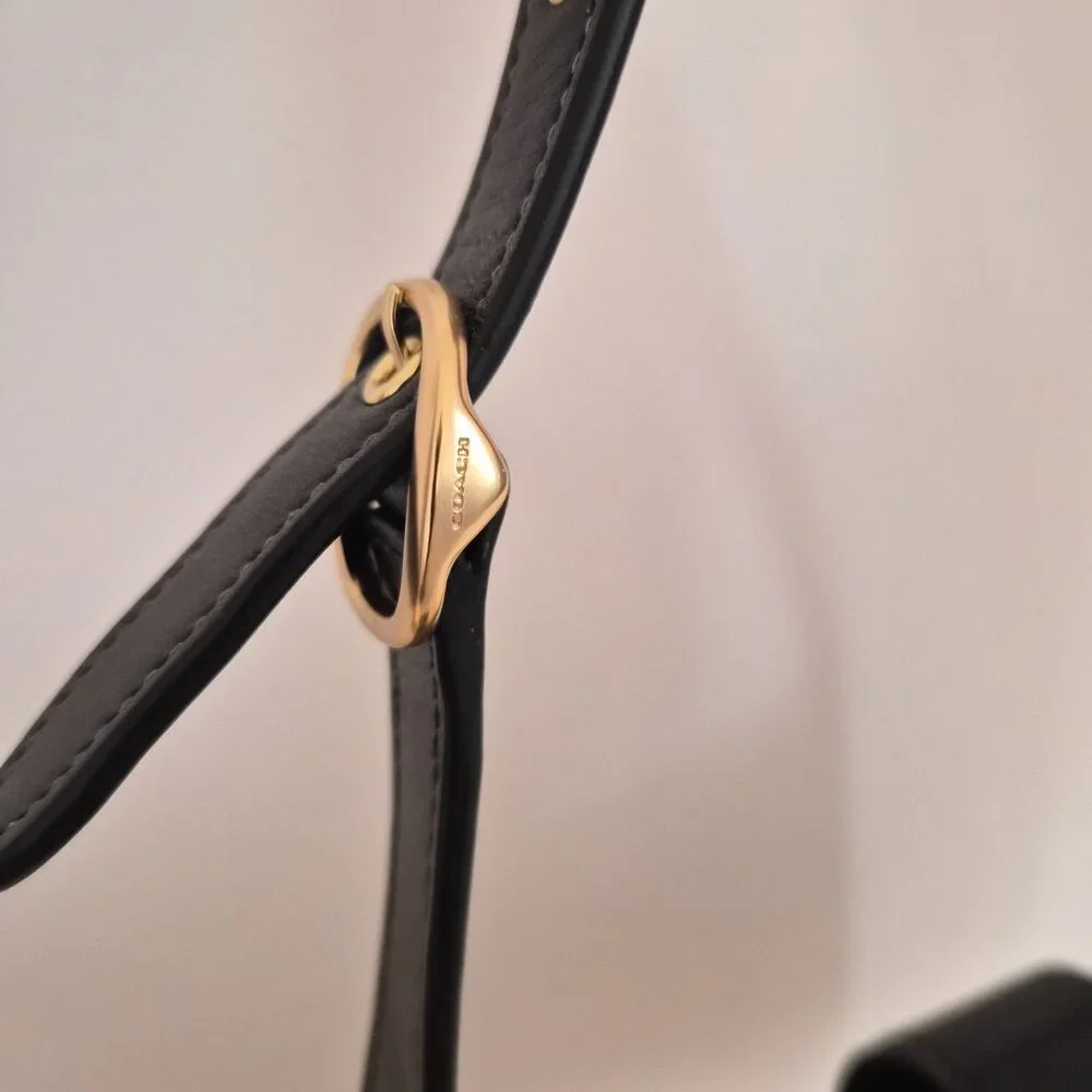 Coach Eliza Shoulder Bag - Picture 4 of 9